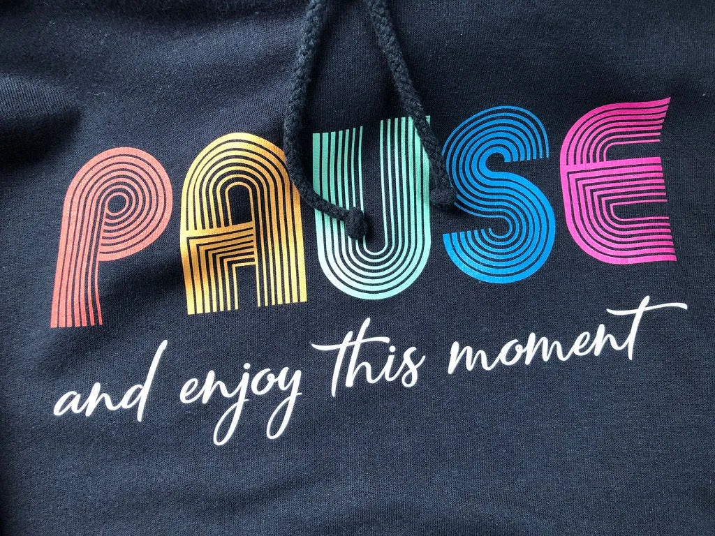 PAUSE Hoodie, Calm Reflection Birthday Gift Hooded Sweatshirt in Retro Vintage 70s style, Chill Relax Hoody Sweat Shirt Top For Men or Women