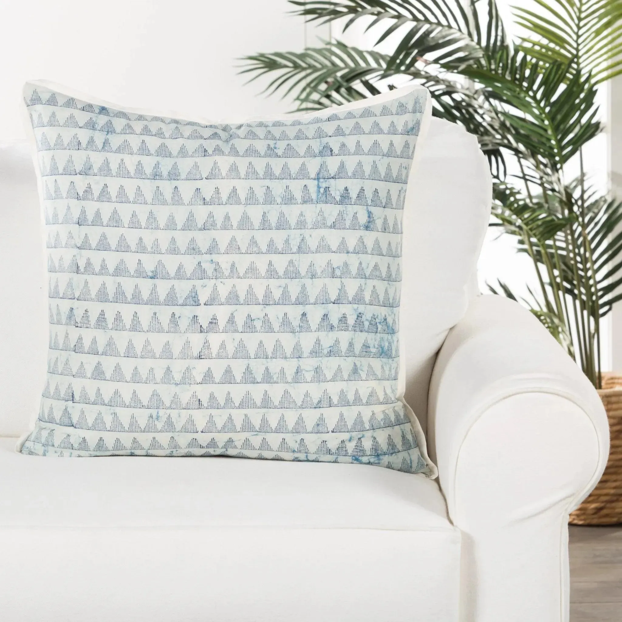 Revolve ROV02 Blue/White Pillow